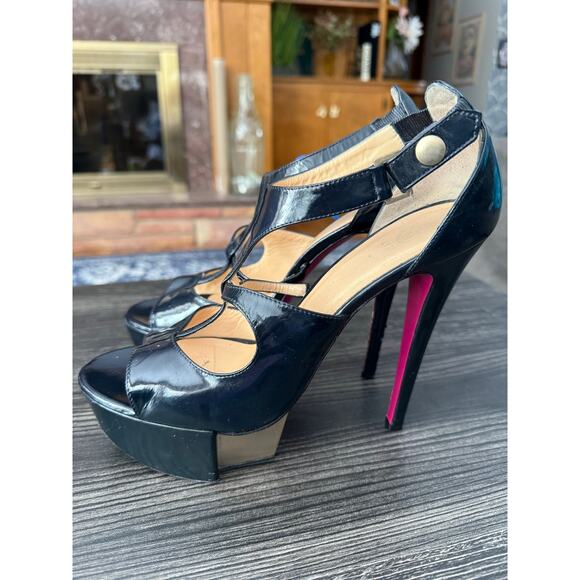 VERSACE Runway Sandals Black Patent Gold Platform Heel T-Strap Sz. 39 - Picture 8 of 9